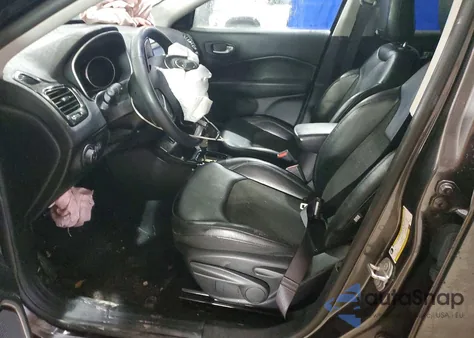 2021 Jeep Compass Latitude z USA, uszkodzony, nr VIN 3C4NJCBBXMT587190